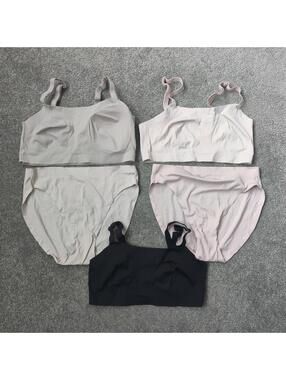 Halston Women's Bra and Brief Underwear Set Size Small